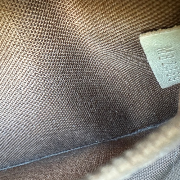 Louis Vuitton Pouchette with new LV gold Crossbody chain - Picture 5 of 15